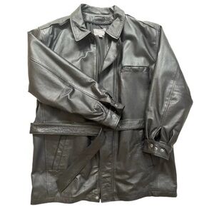 WILSON LEATHER ~ Men’s black leather mid-length coat excellent condition size L